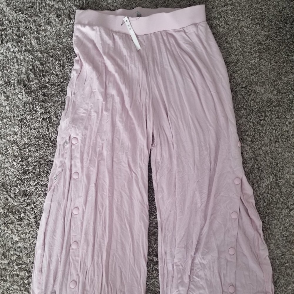 NWT Asos capris with snap up sides, Light pink/purple, Size 6